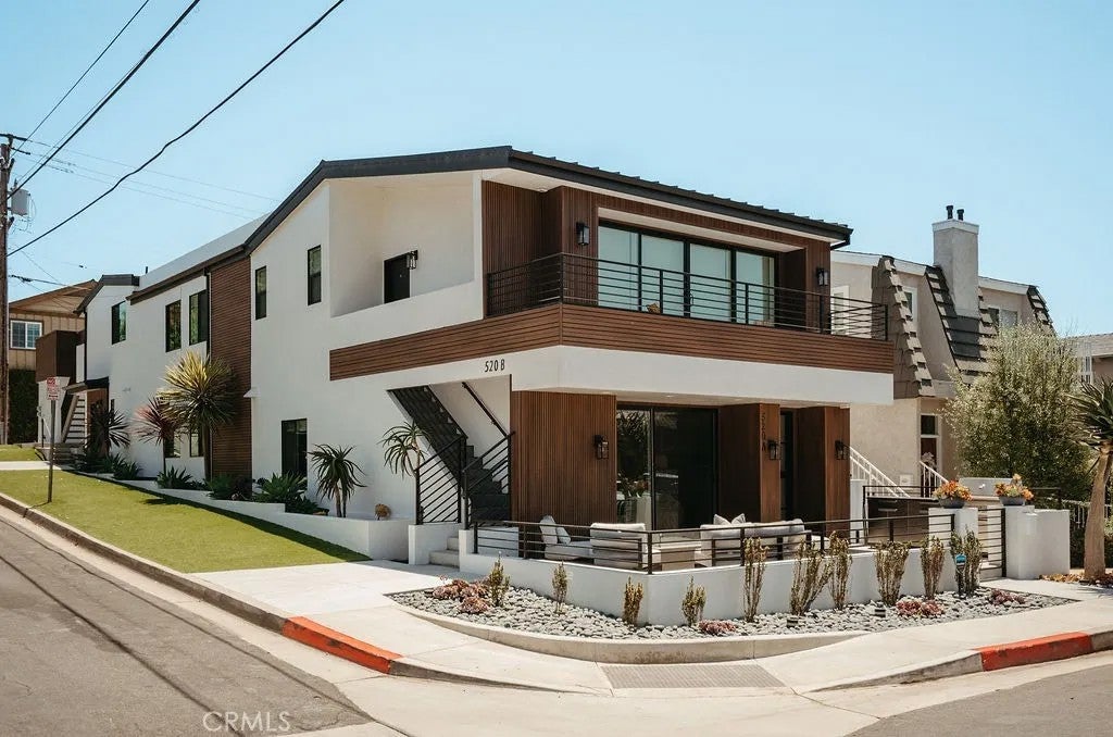 Photo of 520 Iris AVE, Corona Del Mar, CA 92625 (MLS # NP26097495)
