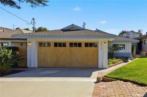 Photo of 3512 Maple Ave, Manhattan Beach, CA 90266 (MLS # SB26060772)