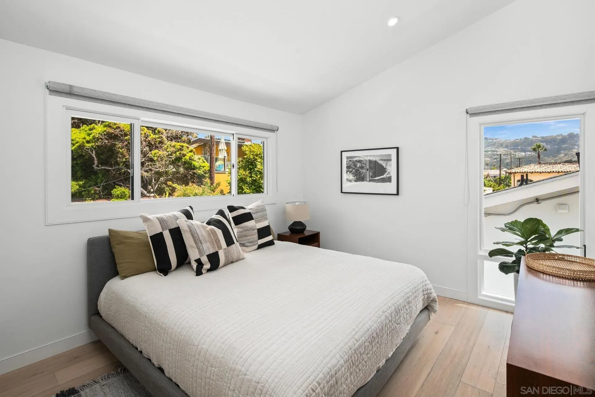 La Jolla, California 92037, United States, 5 Bedrooms Bedrooms, ,4 BathroomsBathrooms,Residential,Active,168048