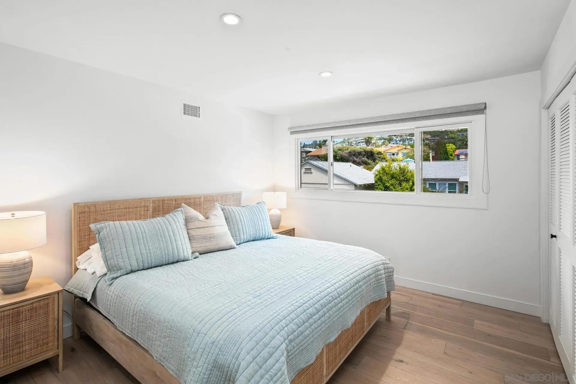 La Jolla, California 92037, United States, 5 Bedrooms Bedrooms, ,4 BathroomsBathrooms,Residential,Active,168048