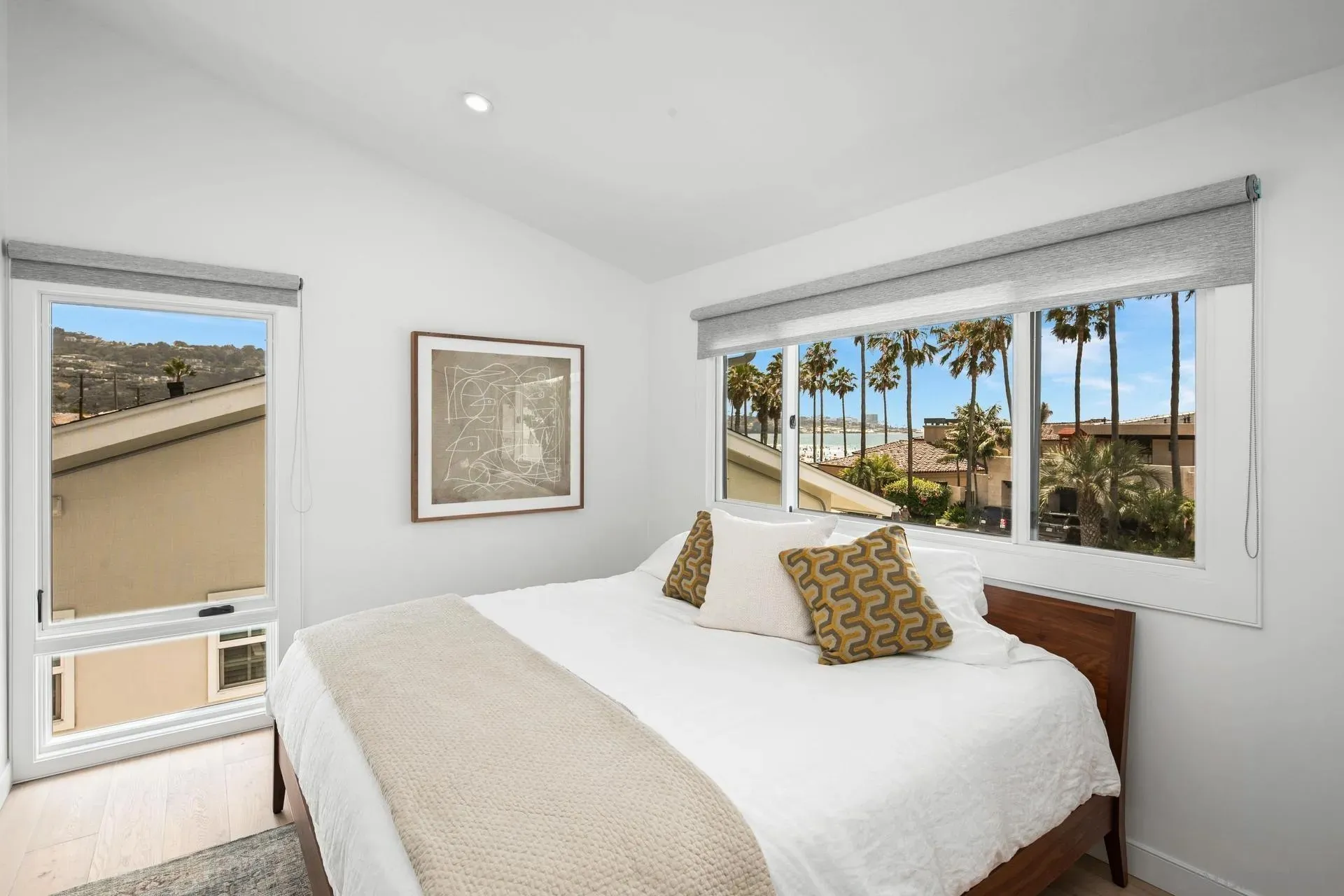 La Jolla, California 92037, United States, 5 Bedrooms Bedrooms, ,4 BathroomsBathrooms,Residential,Active,168048