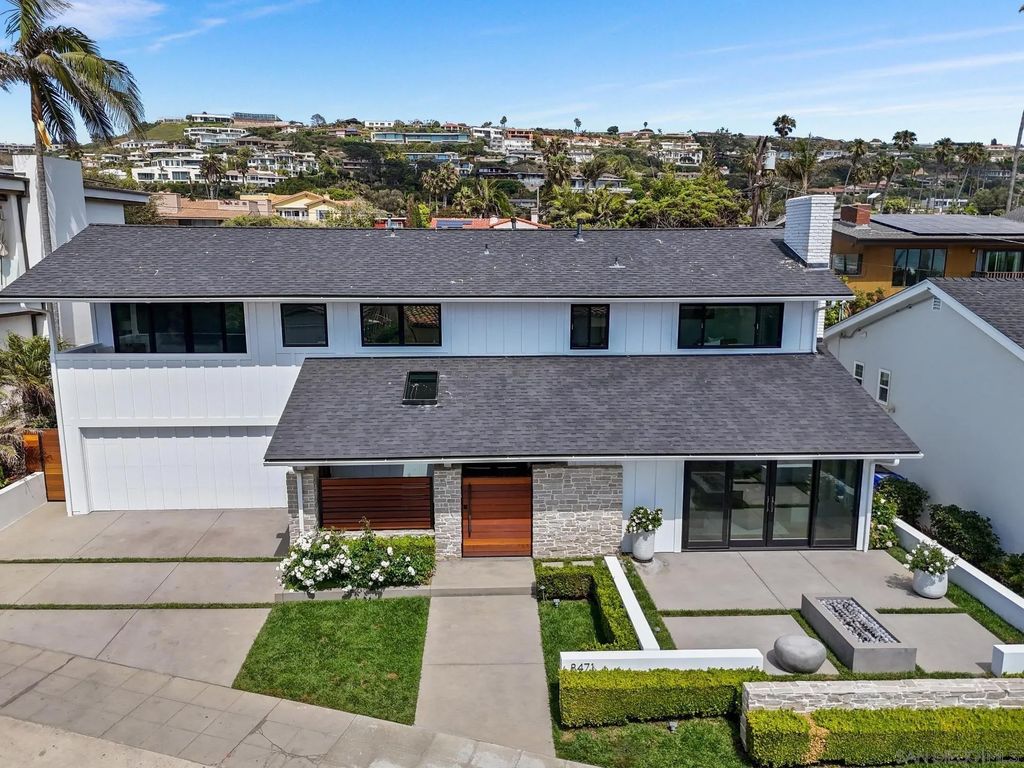 Photo of 8471 El Paseo Grande, La Jolla, CA 92037 (MLS # 250033027)