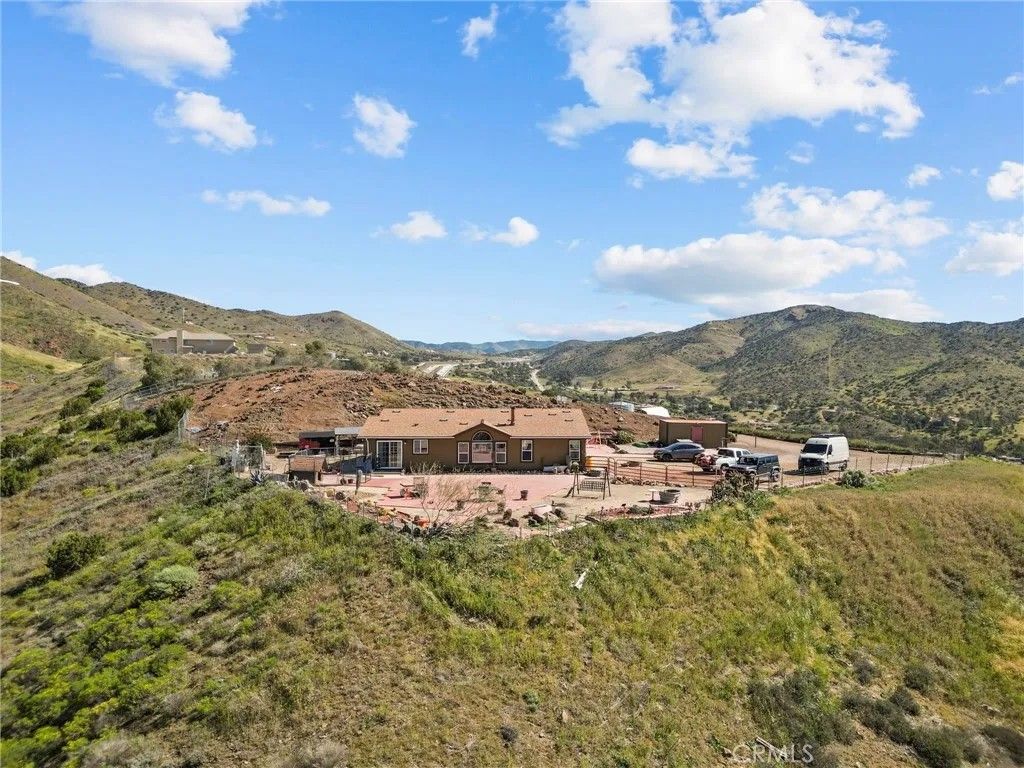 Photo of 33330 Palen, Agua Dulce, CA 91350 (MLS # SR26054222)
