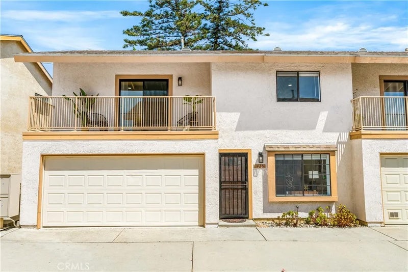 1425 E 23rd