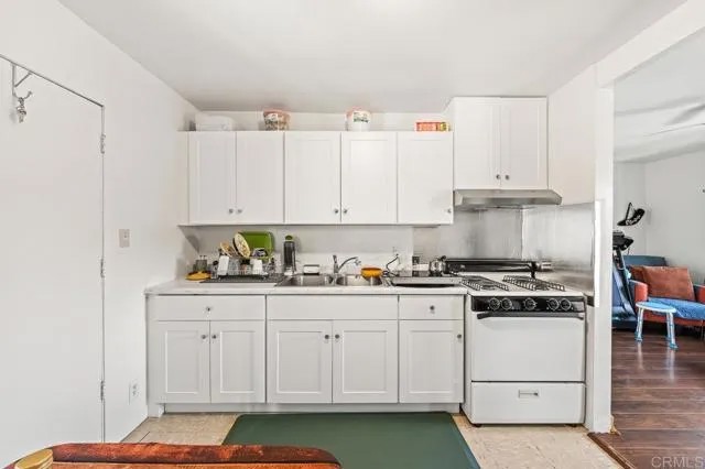 195 Montgomery Street # ABC