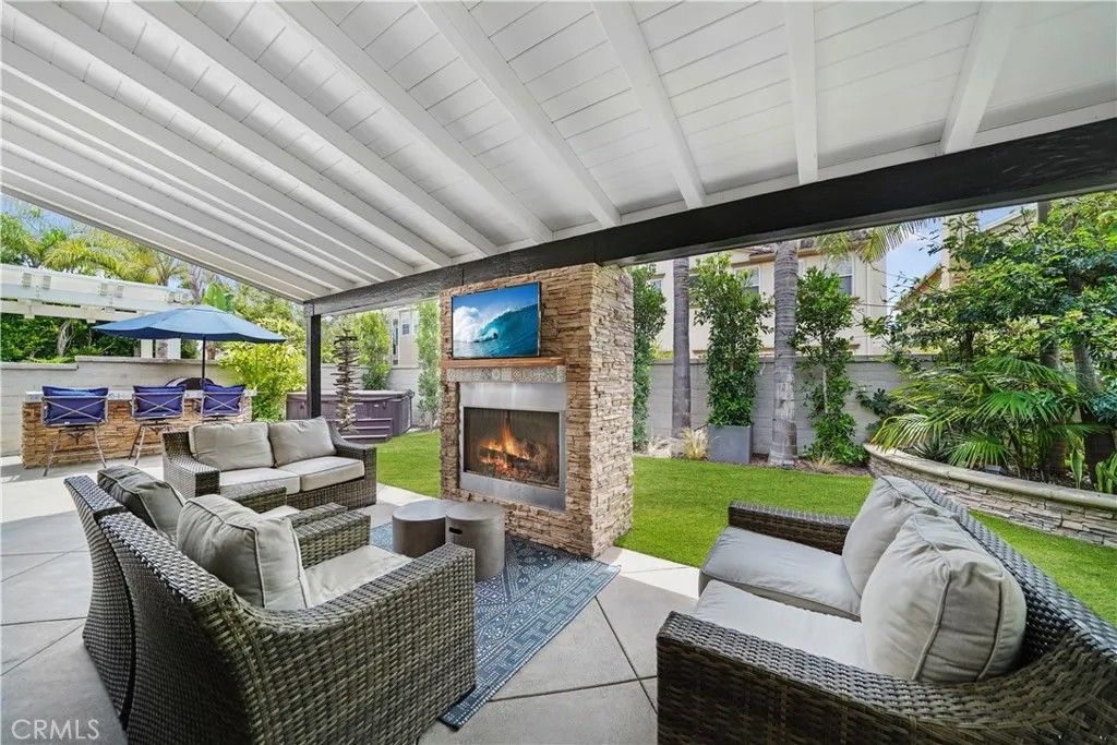 Photo of 6626 Feather Dr, Huntington Beach, CA 92648 (MLS # OC25280069)