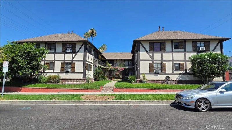 455-- 457 W Elm