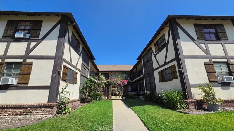 455-- 457 W Elm