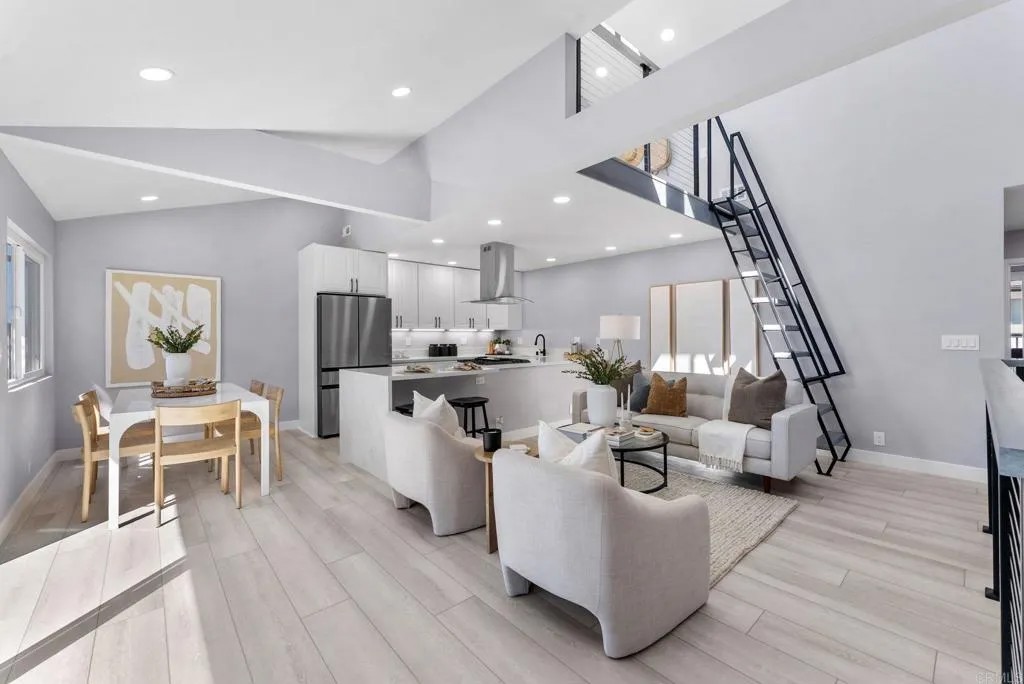 1413 La Salina Street