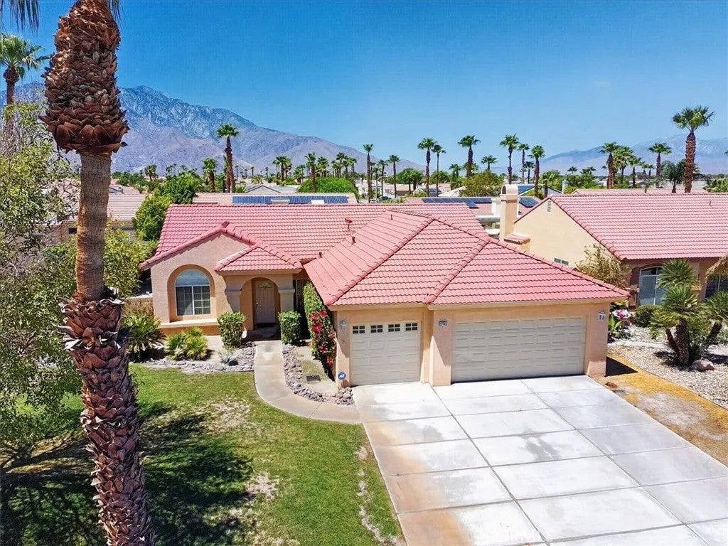 27745 Avenida Maravilla