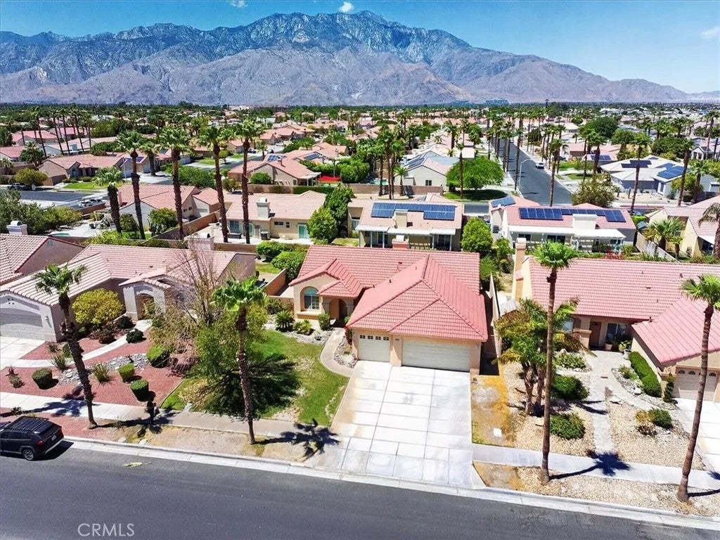 27745 Avenida Maravilla