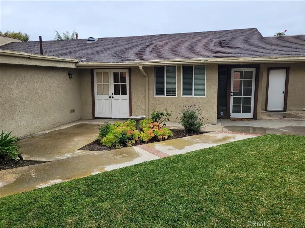 2212 Laurel