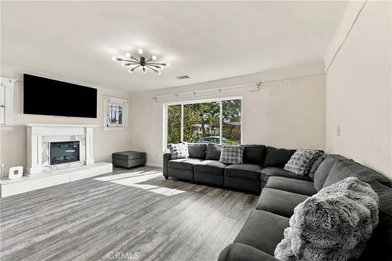 1453 W 56th Street