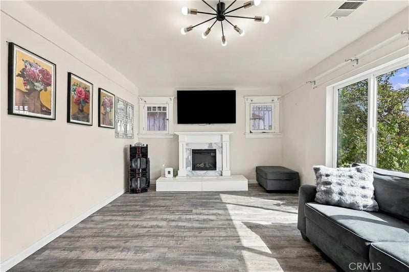 1453 W 56th Street