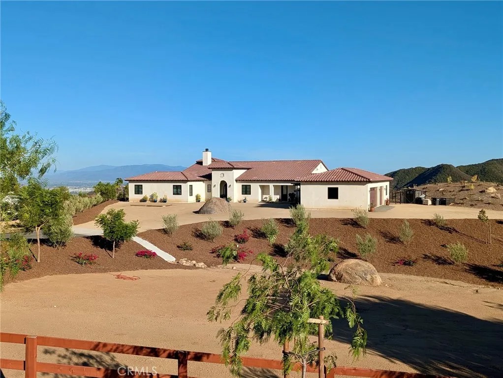 38090 Via Vista Grande