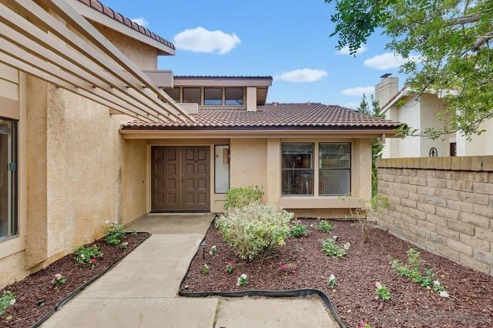 Photo of 1731 Caminito Ardiente, La Jolla, CA 92037 (MLS # 260019358)