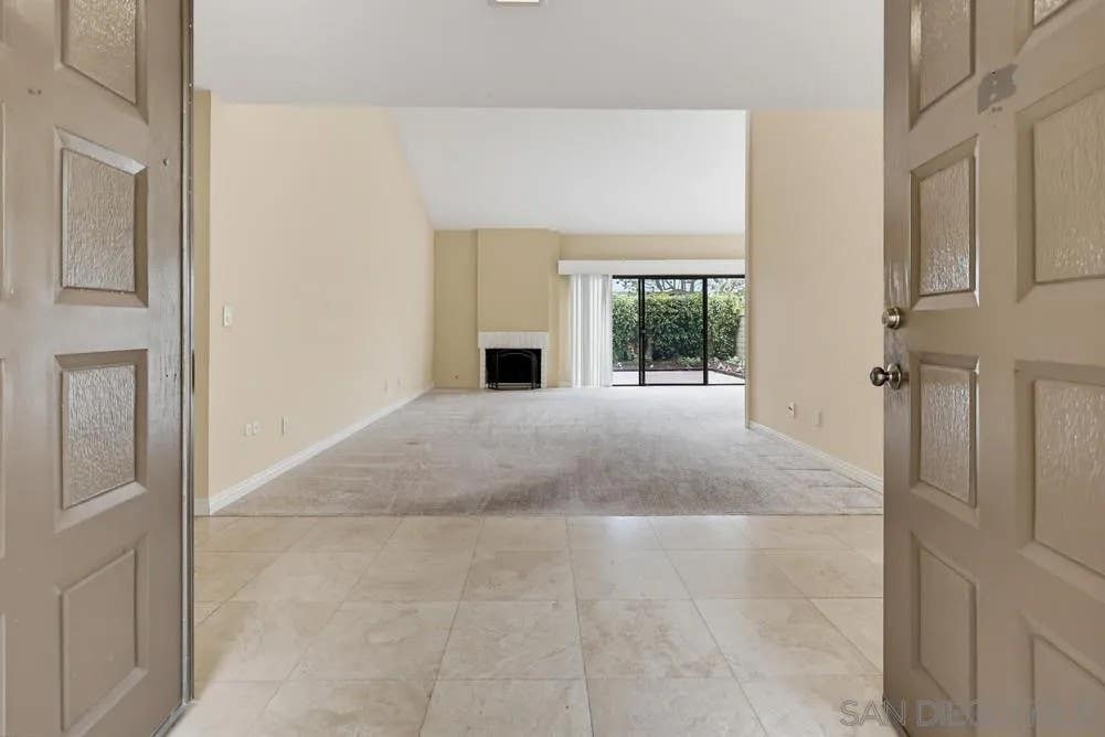 Photo of 1731 Caminito Ardiente, La Jolla, CA 92037 (MLS # 260019358)