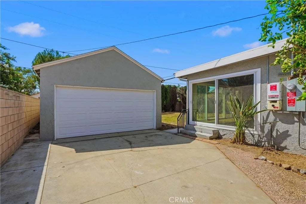 209 N Broadmoor