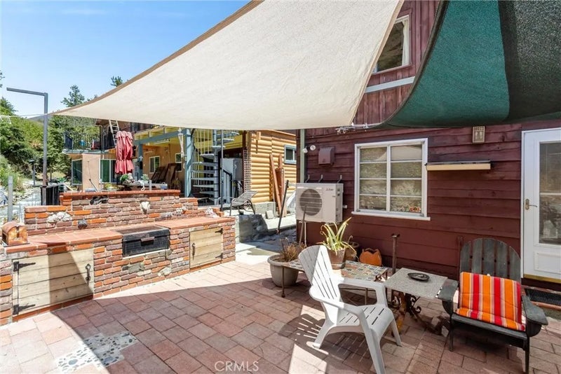 208 Lytle