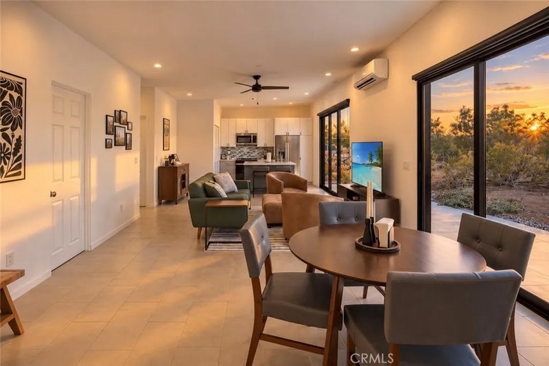 60194 La Mirada Trail