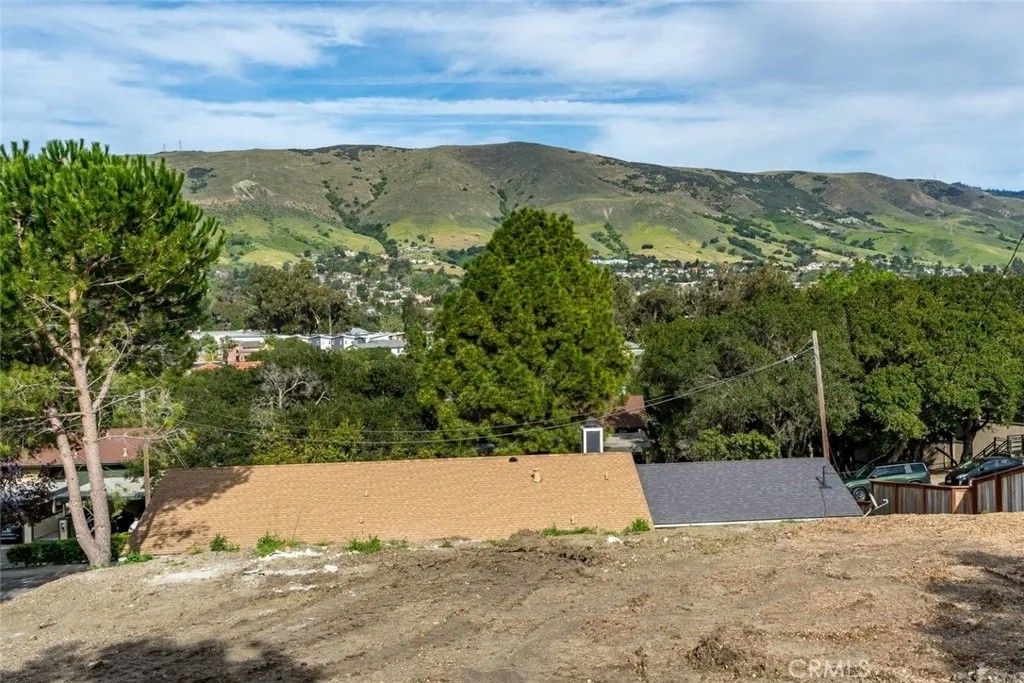 Photo of 3291 Rockview Place, San Luis Obispo, CA 93401 (MLS # SC26044773)