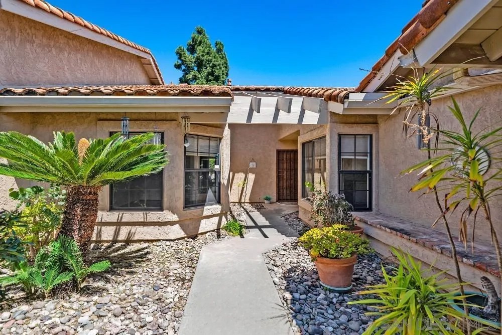 15646 Via Calanova
