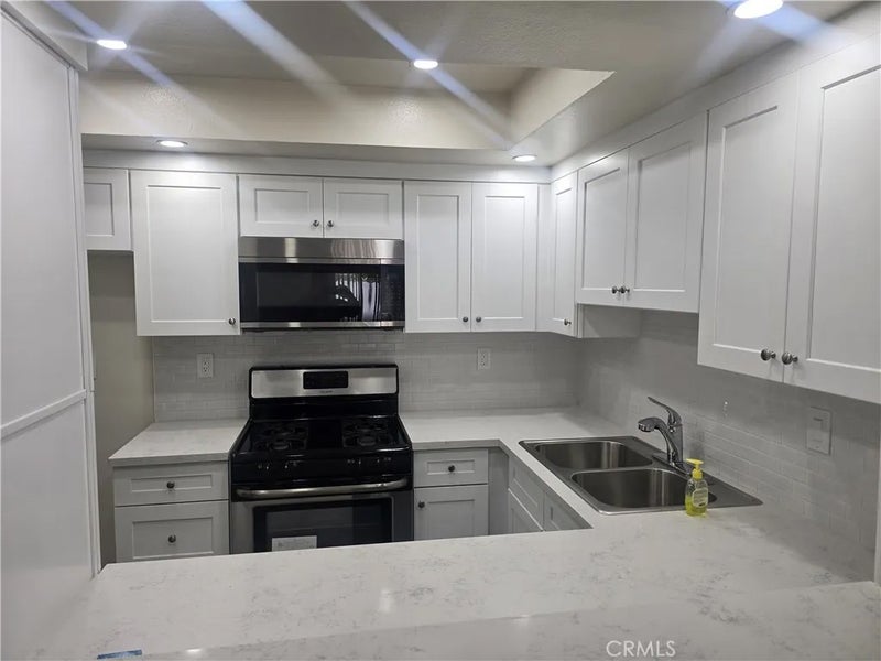 335 N Adams 106