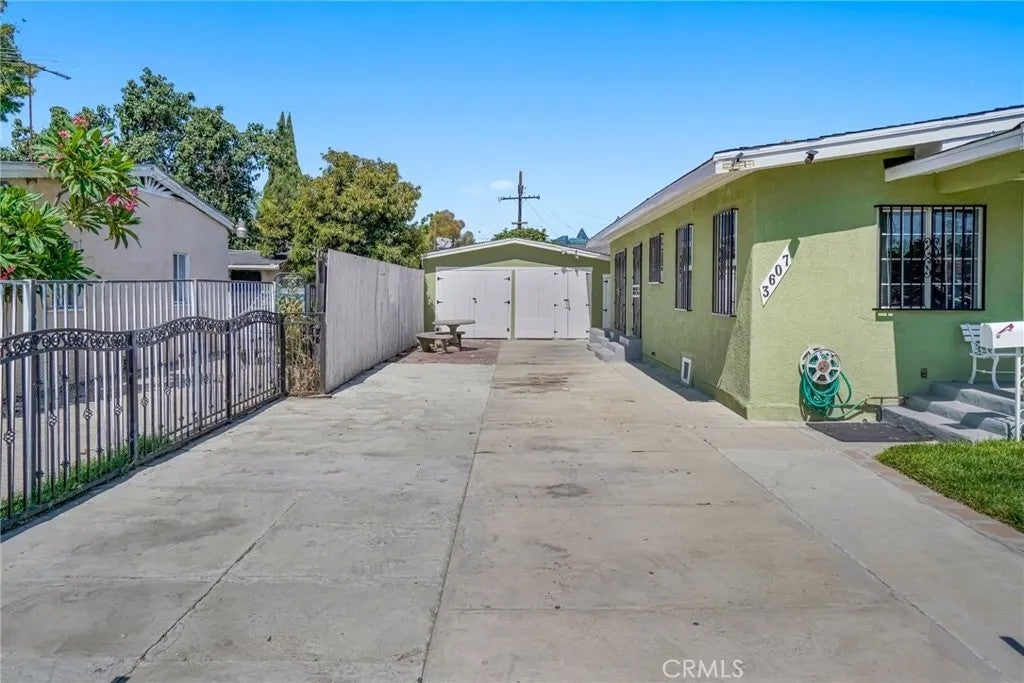 3607 Walnut