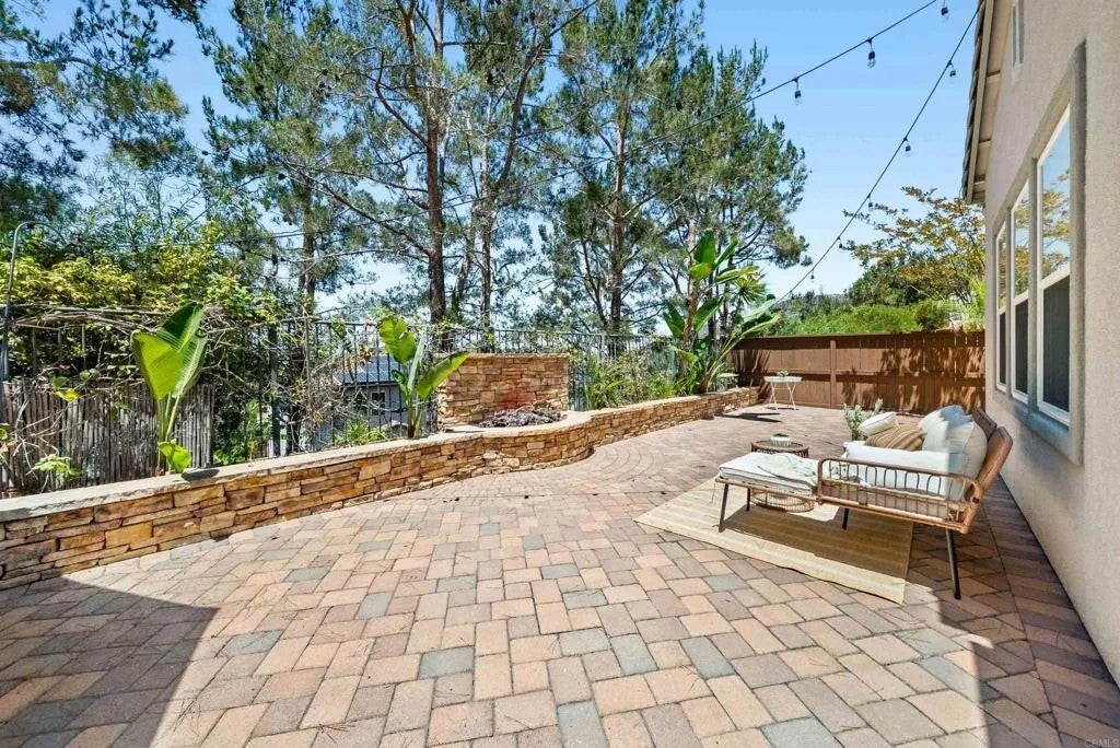 1546 Black Walnut Drive