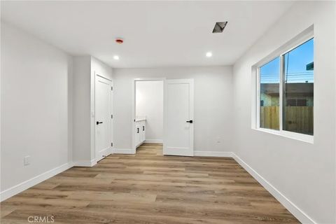 Tiny photo for 4340 2nd Avenue, Los Angeles, CA 90008 (MLS # DW25246763)