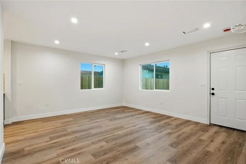 Tiny photo for 4340 2nd Avenue, Los Angeles, CA 90008 (MLS # DW25246763)