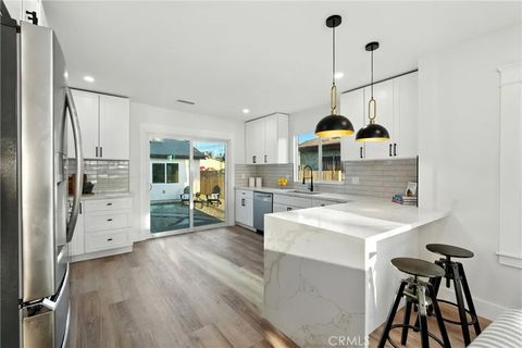 Tiny photo for 4340 2nd Avenue, Los Angeles, CA 90008 (MLS # DW25246763)