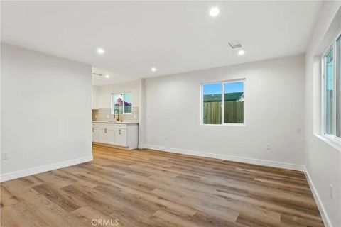 Tiny photo for 4340 2nd Avenue, Los Angeles, CA 90008 (MLS # DW25246763)