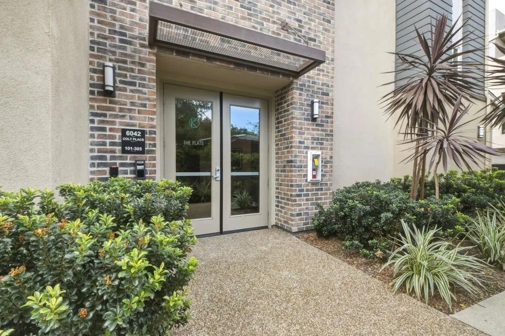 6042 Colt Place 303