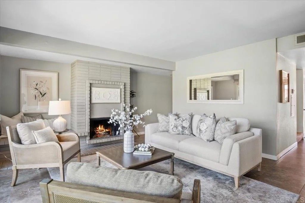 Photo of 213 Via Osuna, Rancho Santa Fe, CA 92091 (MLS # NDP2600934)