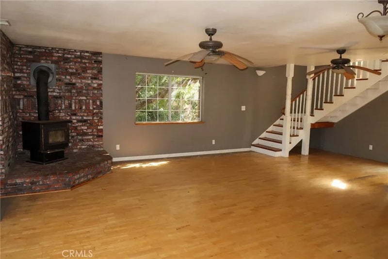 631 Mariposa Avenue