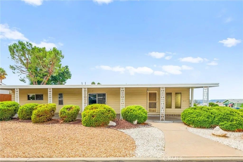 Photo of 28799 Via Roja, Murrieta, CA 92563 (MLS # SW25201312)