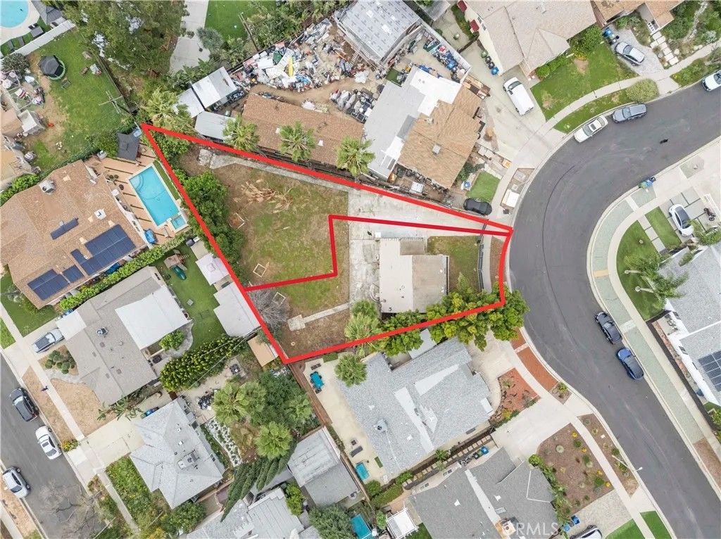 Photo of 5725 Enfield Avenue, Encino, CA 91316 (MLS # SR26033822)