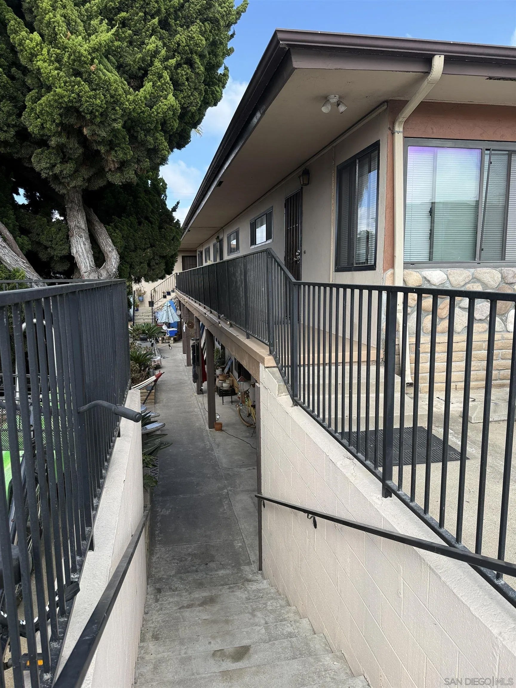 4826-4832 Santa Cruz Ave