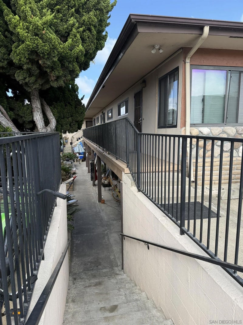 4826-4832 Santa Cruz Ave