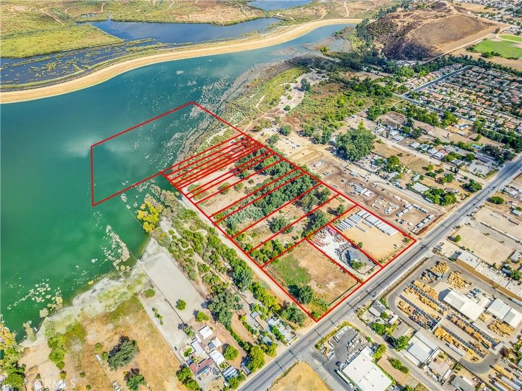 Photo of 18240 Grand Ave, Lake Elsinore, CA 92530 (MLS # IV26079523)