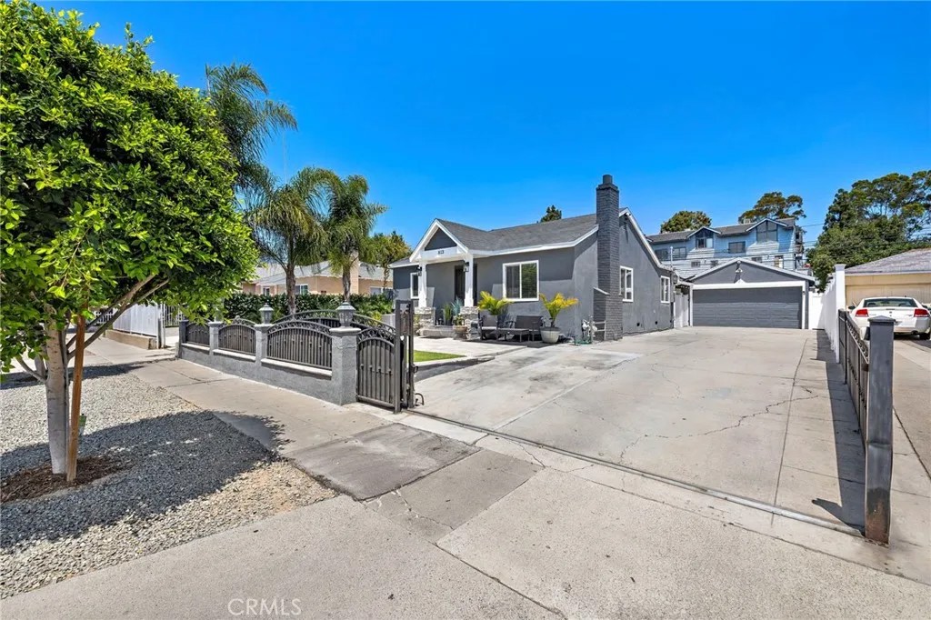 813 E Chestnut