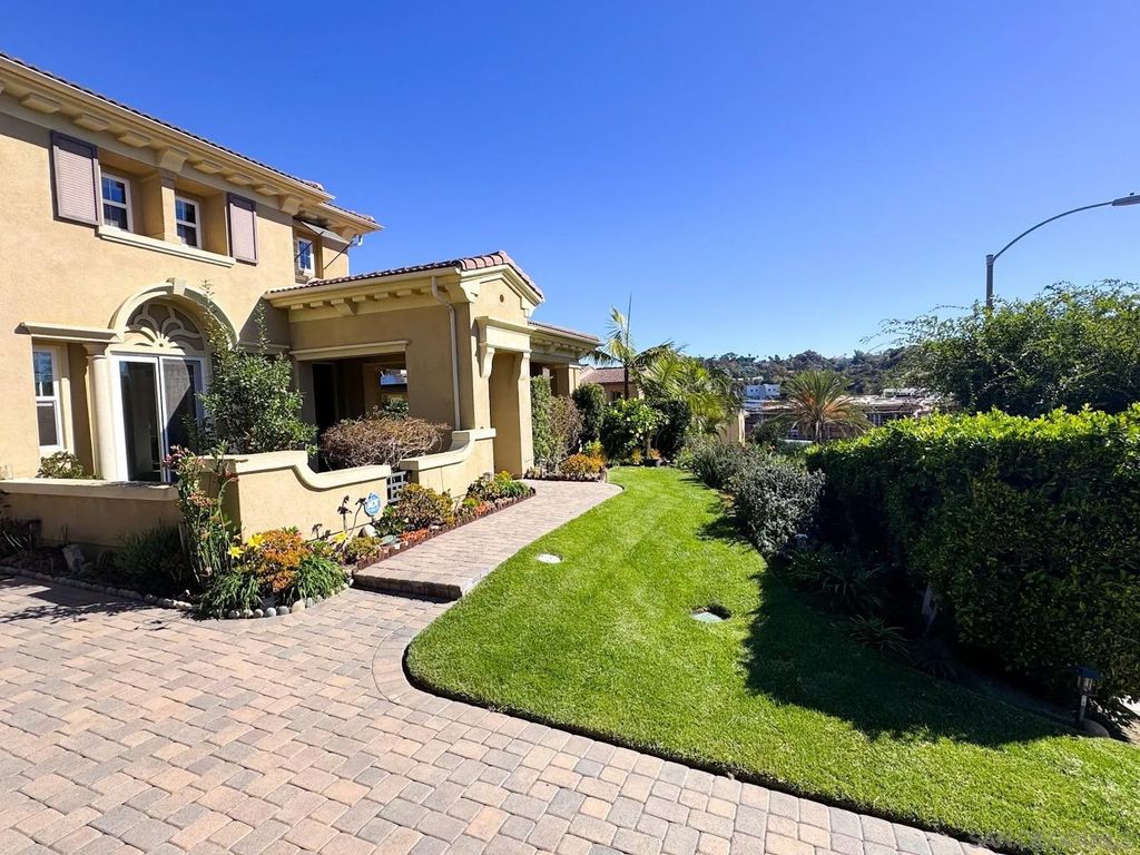 Photo of 536 Quail Pointe Lane, Encinitas, CA 92024 (MLS # 250041705)