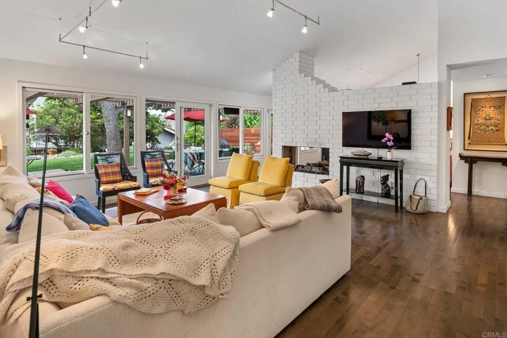 2521 Ardath Court