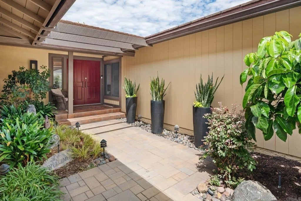 Photo of 2521 Ardath Court, La Jolla, CA 92037 (MLS # NDP2608646)