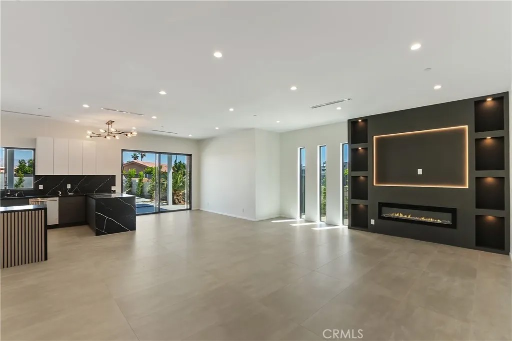 578 W AVENIDA CERCA