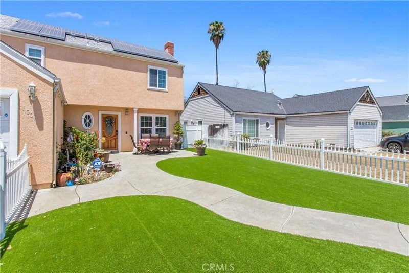 1001 Oak Glen