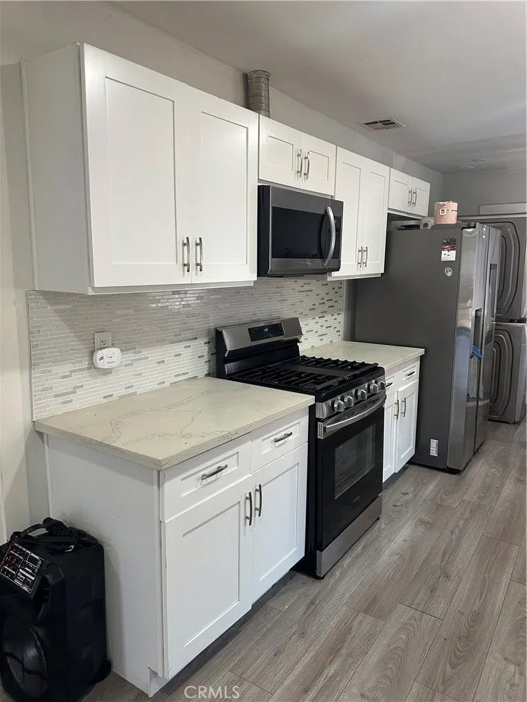 1537 W 60th