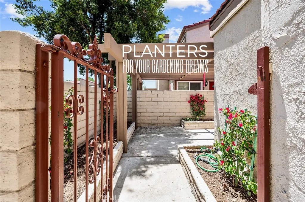 2706 Via Colina