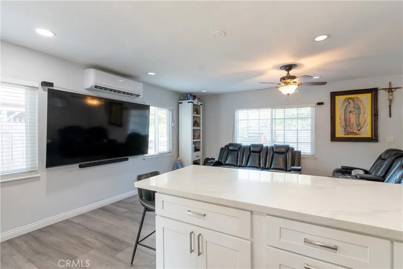 1646 S Monterey